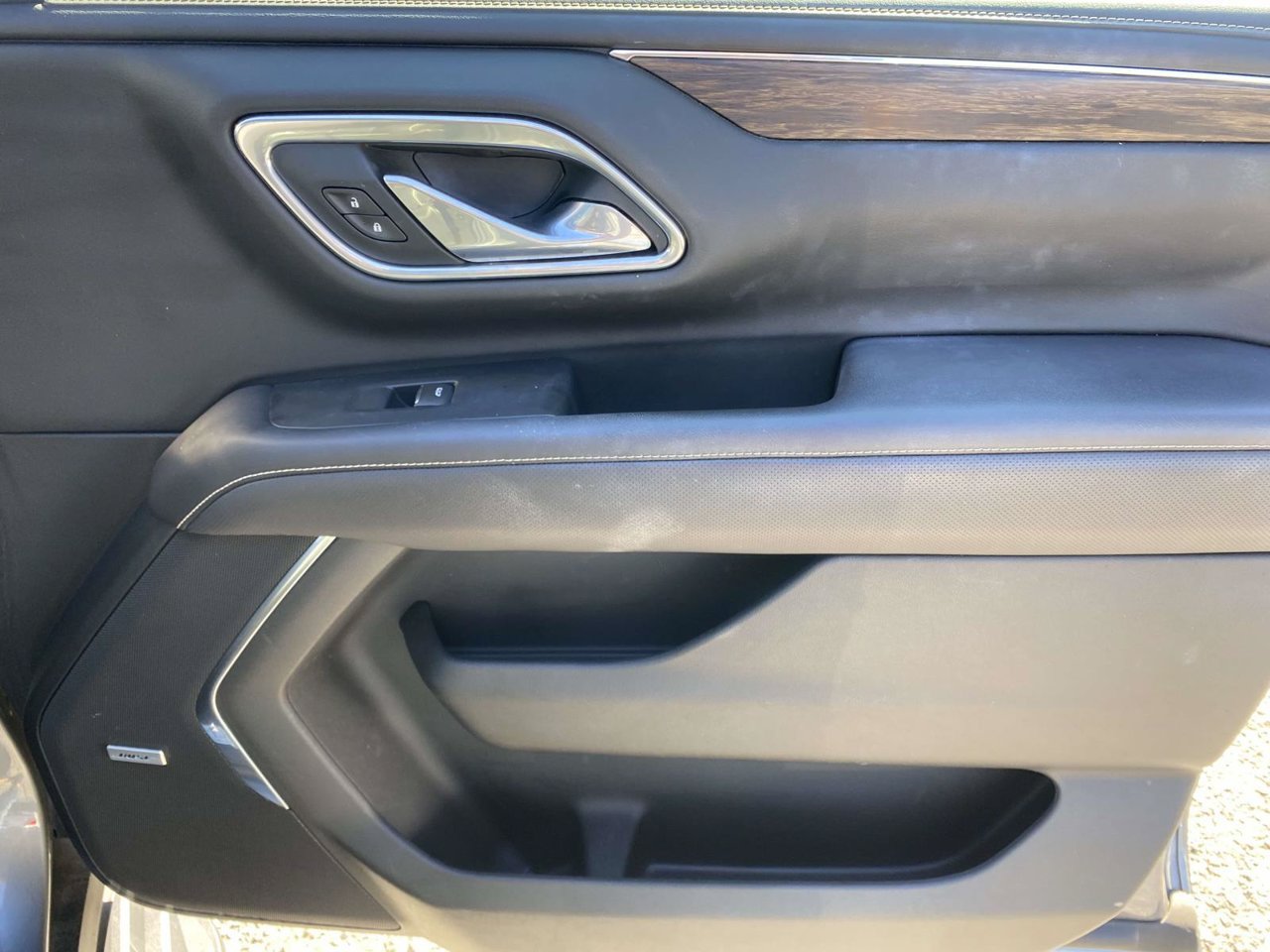 Used 2021 Chevrolet Tahoe Premier w/ Premium Package RWD image 14