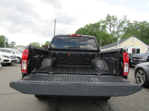 Used 2015 Nissan Frontier SV image 14