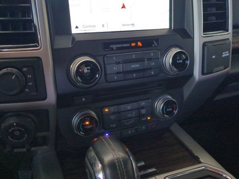 Used 2018 Ford F150 Lariat w/ Equipment Group 502A Luxury AWD/4WD image 27