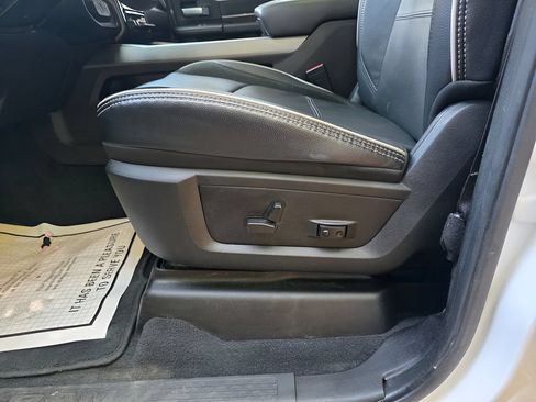 Used 2025 RAM 2500 Laramie AWD/4WD image 16