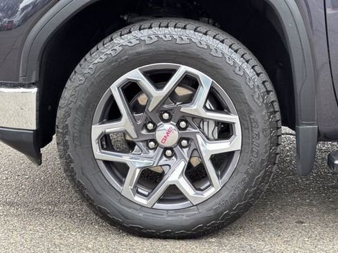 Used 2022 GMC Sierra 1500 SLT w/ SLT Premium Package AWD/4WD image 47