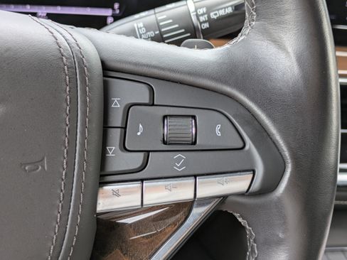 Certified 2024 Cadillac Escalade ESV Premium Luxury Platinum AWD/4WD image 27