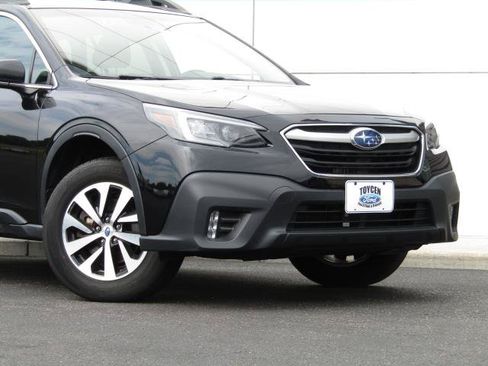 Used 2022 Subaru Outback Premium AWD/4WD image 4