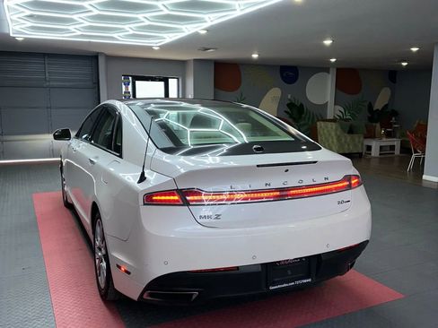 Used 2014 Lincoln MKZ w/ Equipment Group 101A Select image 4