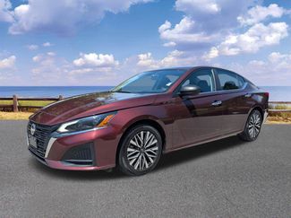 Used 2024 Nissan Altima 2.5 SV image 1