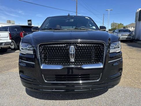 Used 2023 Lincoln Navigator Reserve w/ Monochromatic Package image 2