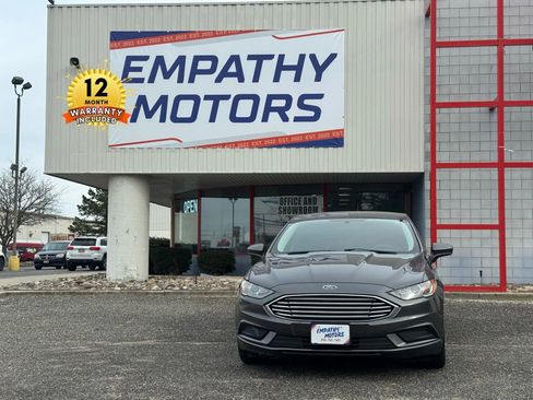 Used 2017 Ford Fusion SE image 13