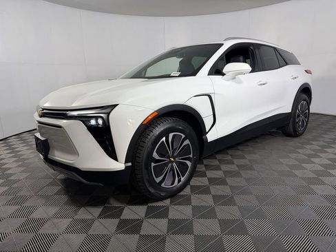 Used 2024 Chevrolet Blazer EV LT AWD/4WD image 4