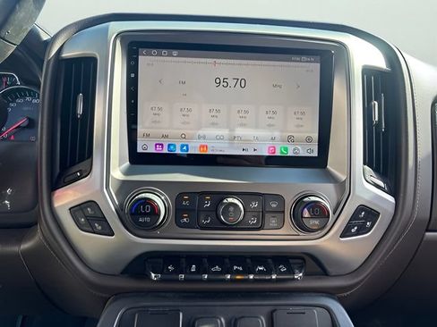 Used 2018 GMC Sierra 1500 SLT AWD/4WD image 22