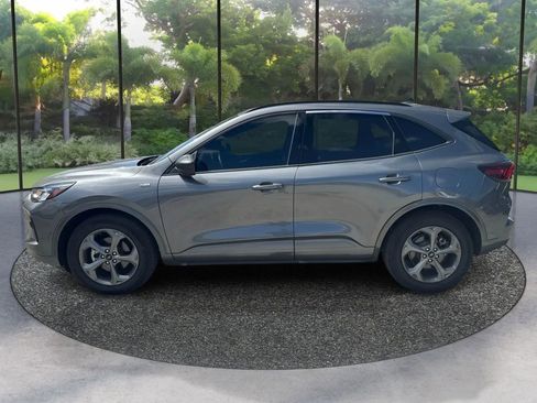 Used 2024 Ford Escape ST-Line w/ Tech Pack #1 FWD image 8