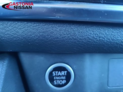 Used 2023 Nissan Rogue SV image 36