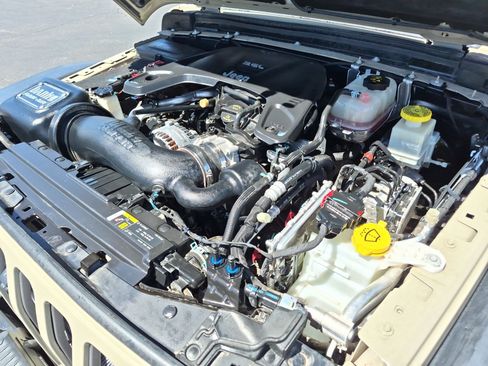 Used 2020 Jeep Gladiator Rubicon AWD/4WD image 33
