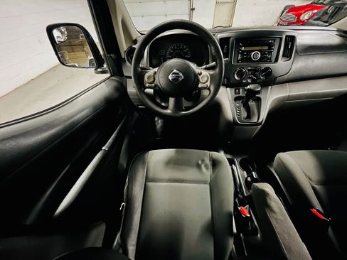 Used 2015 Nissan NV200 SV image 11