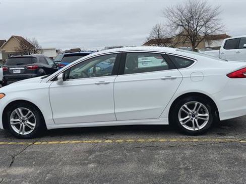 Used 2018 Ford Fusion SE w/ Fusion SE Technology Package image 6