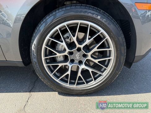 Used 2018 Porsche Macan S AWD/4WD image 12