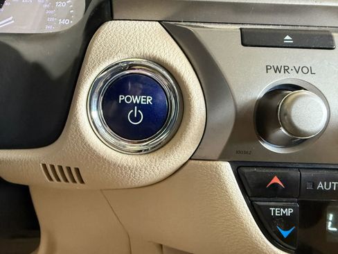 Used 2014 Lexus ES 300h image 26