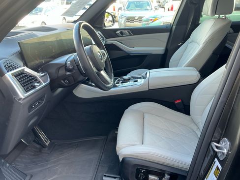 Used 2026 BMW X5 xDrive40i w/ M Sport Package AWD/4WD image 14