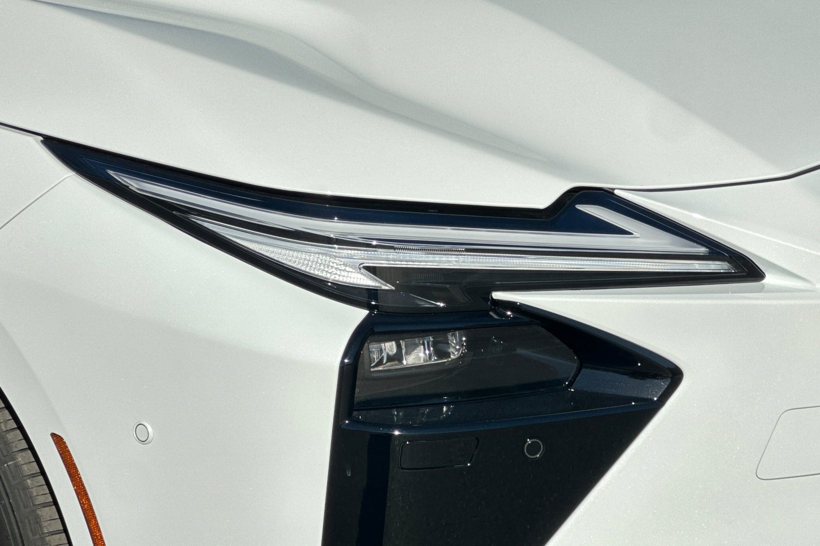New 2026 Lexus ES 350h w/ Cold Area Package FWD image 24