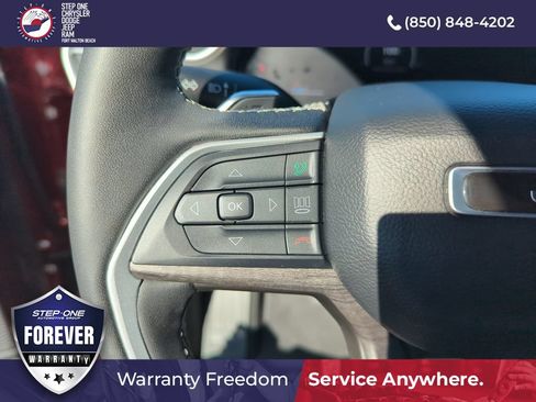 Used 2025 Jeep Grand Cherokee L Limited w/ Black Appearance Package AWD/4WD image 21