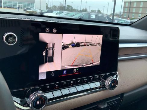 Used 2023 GMC Canyon Denali image 28