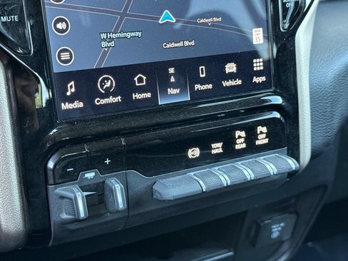 Used 2024 RAM 2500 Laramie w/ Safety Group AWD/4WD image 21