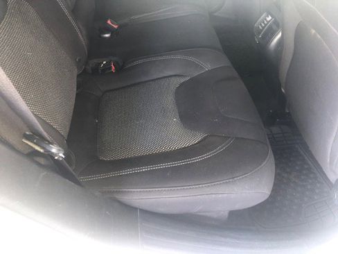 Used 2019 Jeep Cherokee Latitude w/ Popular Appearance Group image 26