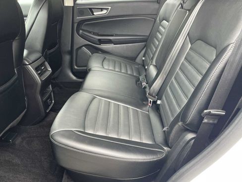 Used 2018 Ford Edge SEL w/ Equipment Group 201A AWD/4WD image 9