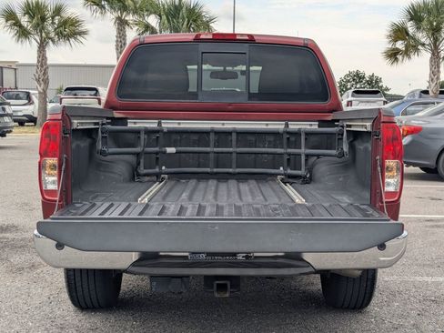Used 2015 Nissan Frontier SV w/ SV Value Truck Package RWD image 14