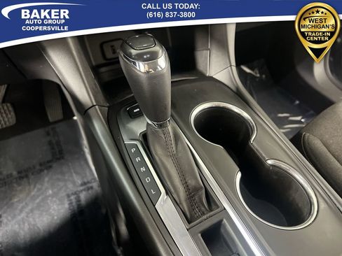 Used 2018 Chevrolet Equinox LT image 16