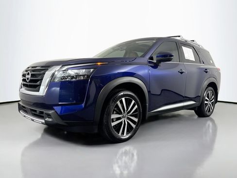 Used 2025 Nissan Pathfinder Platinum AWD/4WD image 46
