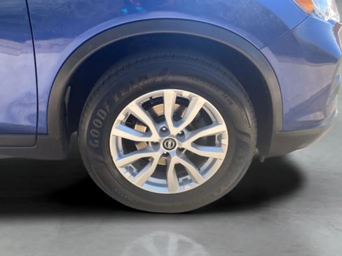 Used 2018 Nissan Rogue SV FWD image 22