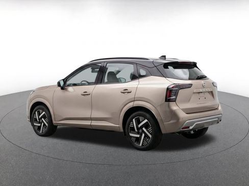 Used 2026 Nissan Kicks SV w/ Cold Weather Package FWD image 6