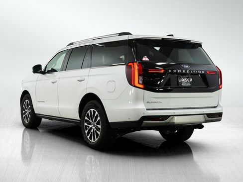 Used 2025 Ford Expedition Platinum AWD/4WD image 3