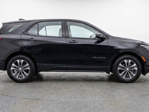 Used 2025 Chevrolet Equinox LT FWD image 11