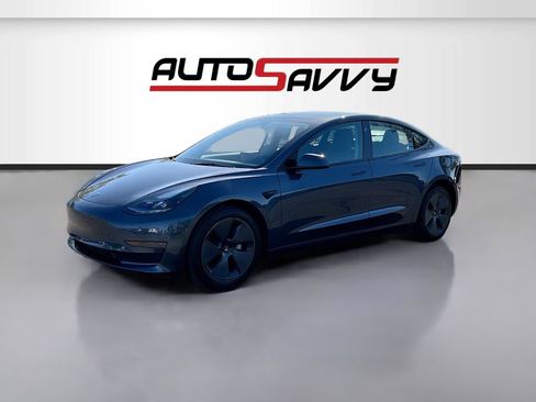 Used 2023 Tesla Model 3 Standard Range RWD image 3