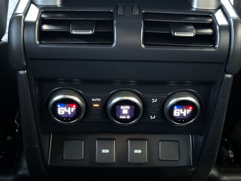 Used 2023 Land Rover Defender 130 X-Dynamic SE image 14