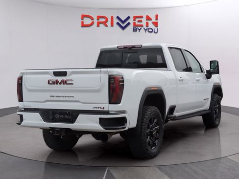 Used 2024 GMC Sierra 2500 AT4 w/ AT4 Premium Plus Package image 5