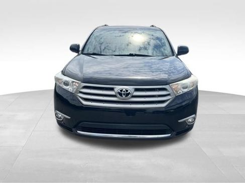 Used 2012 Toyota Highlander Limited w/ Tow Pkg FWD image 2