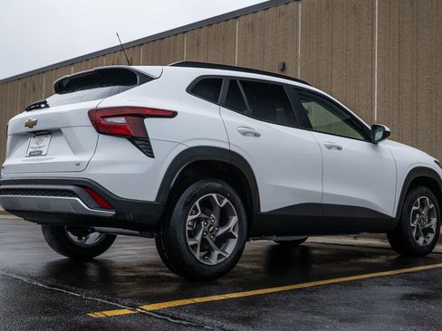 New 2026 Chevrolet Trax LT image 7