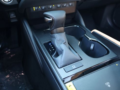 Used 2025 Lexus ES 350 Ultra Luxury image 29