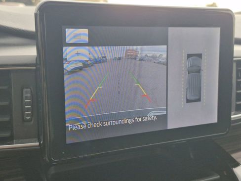 Used 2022 Ford Explorer Limited w/ Equipment Group 301A image 23