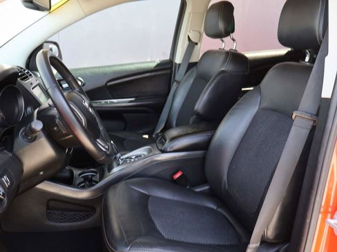 Used 2017 Dodge Journey Crossroad FWD image 9