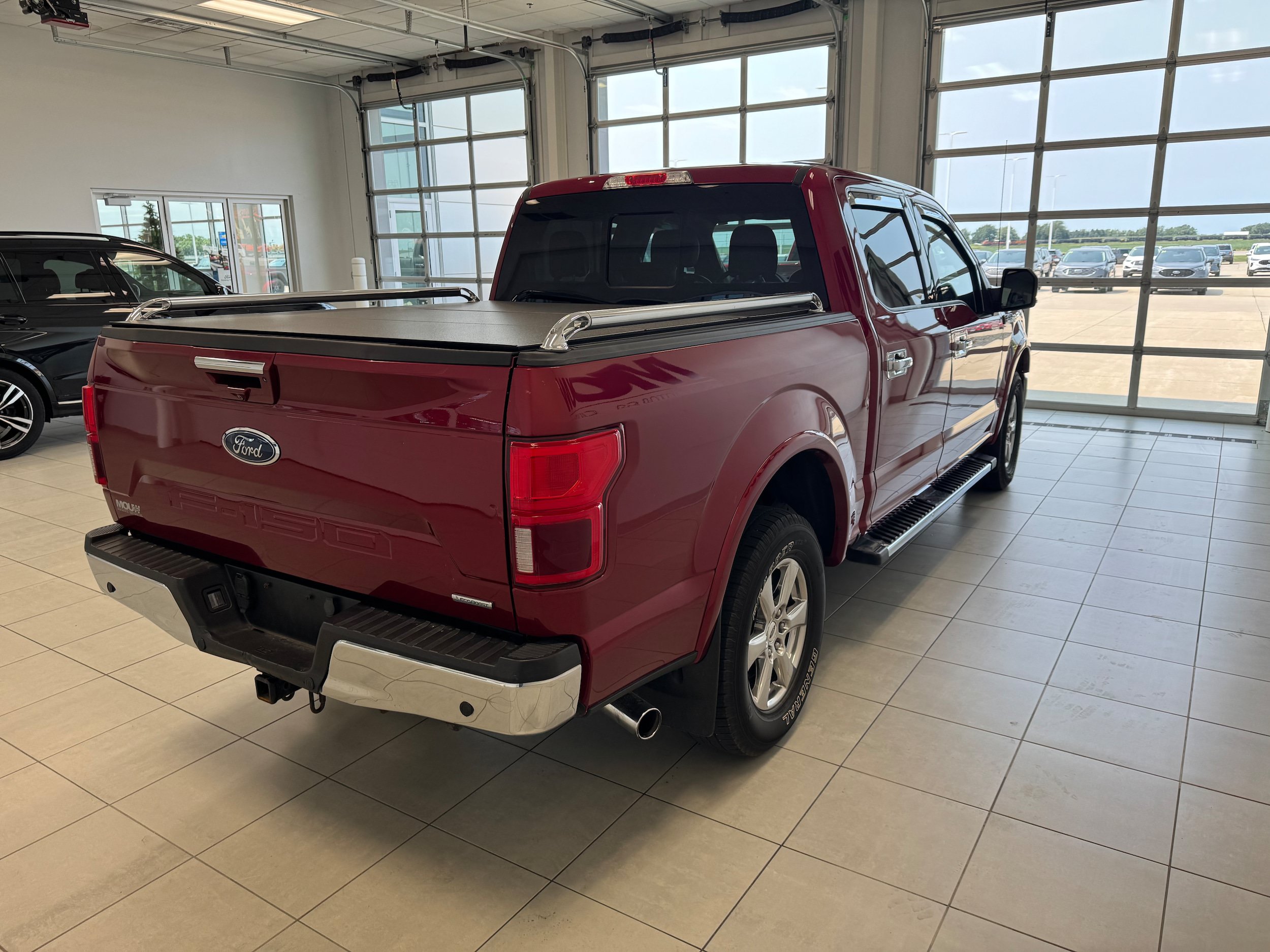 Used 2018 Ford F150 Lariat w/ Equipment Group 502A Luxury AWD/4WD image 9