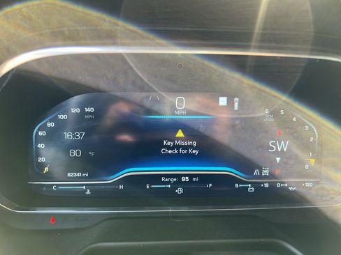 Used 2022 Chevrolet Tahoe Z71 AWD/4WD image 15