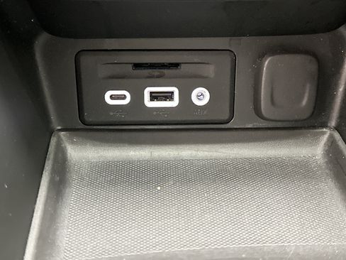 Used 2022 GMC Terrain SLT w/ LPO, Floor Liner Package AWD/4WD image 38