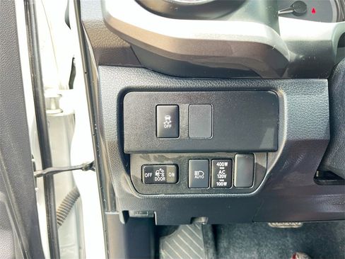 Used 2023 Toyota Tacoma TRD Off-Road image 10