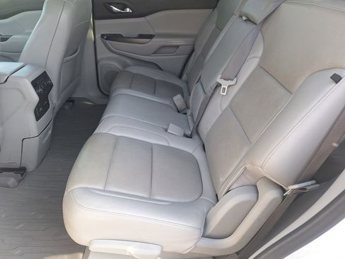 Used 2021 GMC Acadia SLT image 21