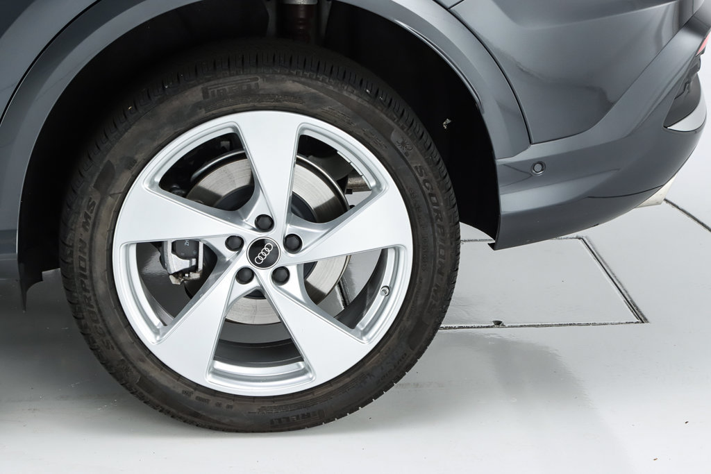 Used 2025 Audi Q5 Premium Plus AWD/4WD image 9