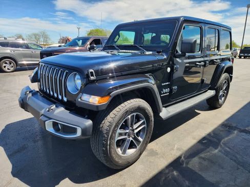 Used 2023 Jeep Wrangler Sahara w/ Cold Weather Group image 7