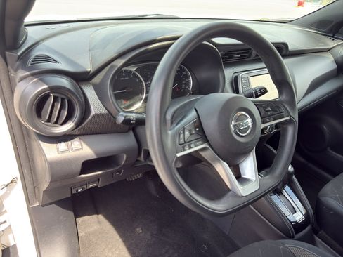 Used 2018 Nissan Kicks S FWD image 23
